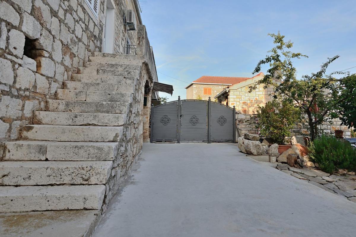 House Tihana Donje Selo na Šolti エクステリア 写真